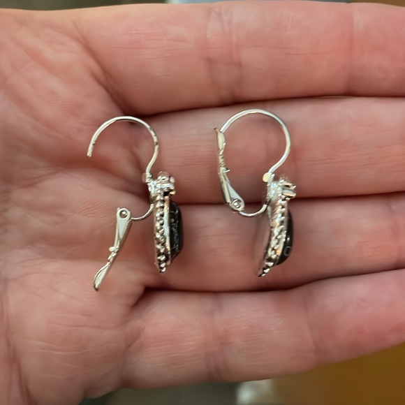 Black and white marble earrings- costume jewelry - Picture 5 of 5